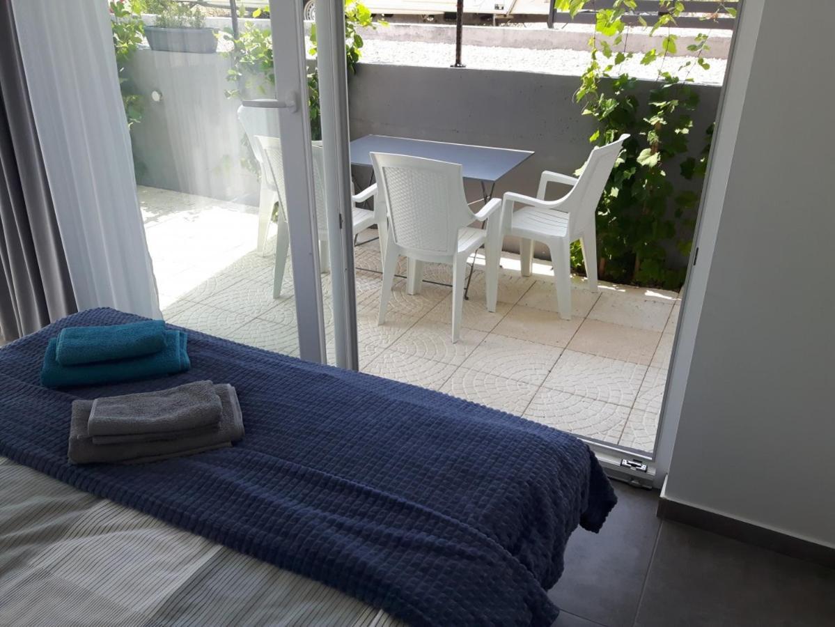 Apartmani Dalmacjia Grebastica Bagian luar foto