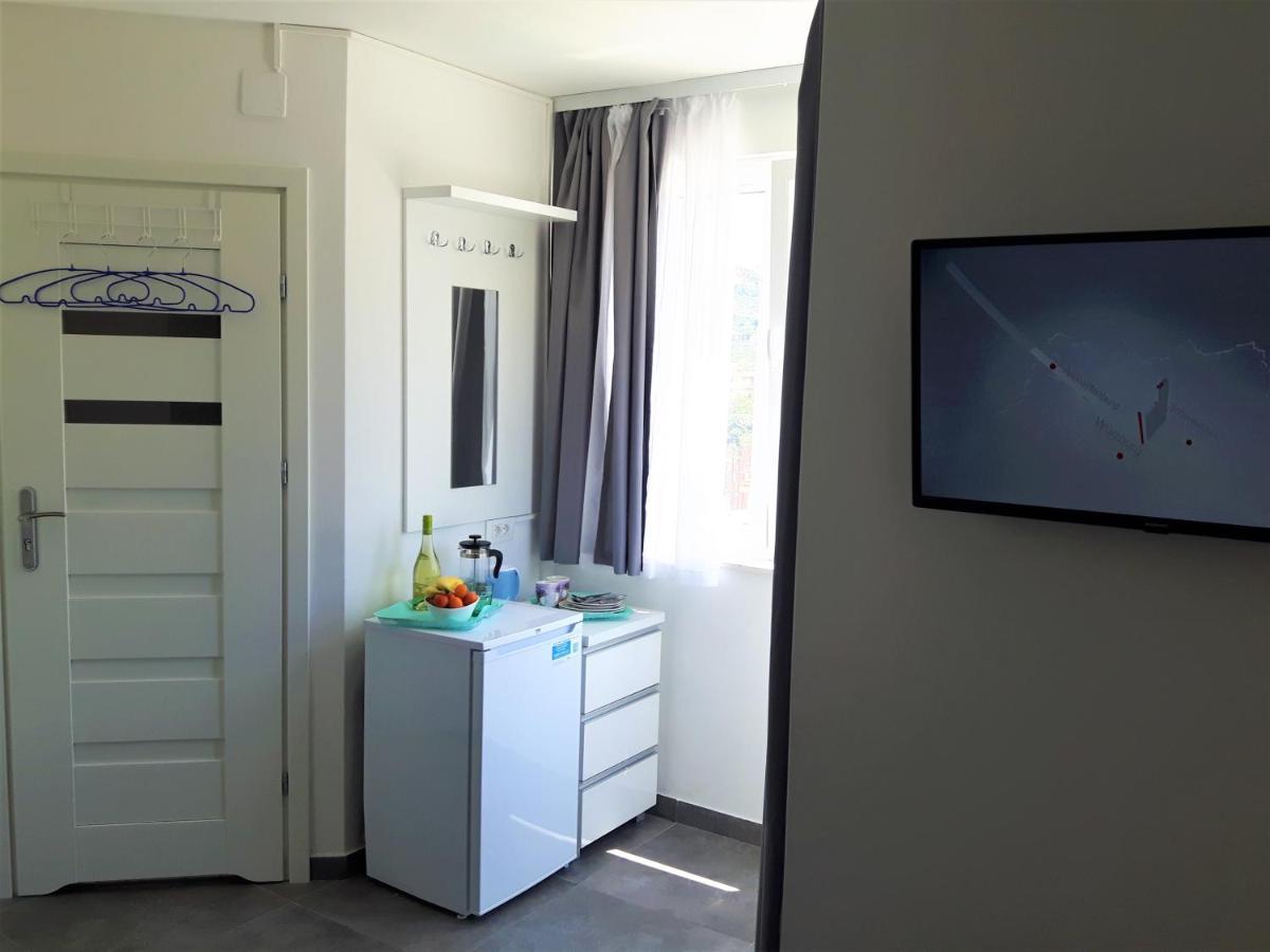 Apartmani Dalmacjia Grebastica Bagian luar foto