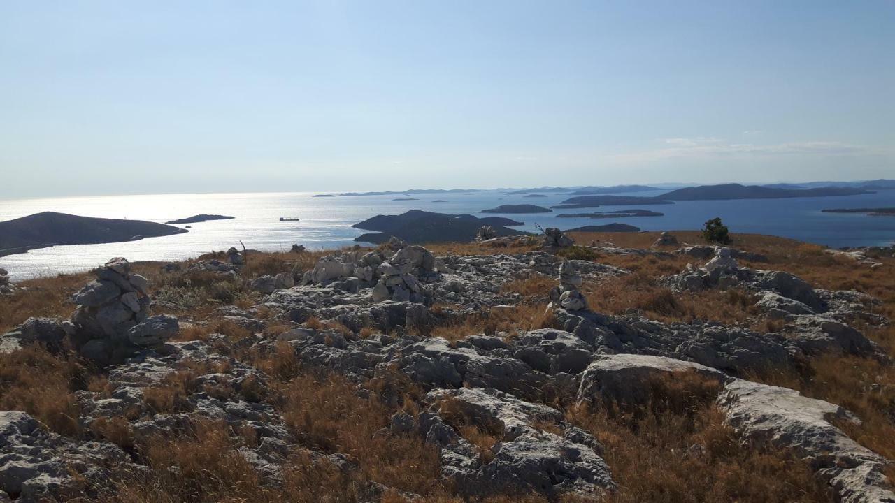Apartmani Dalmacjia Grebastica Bagian luar foto