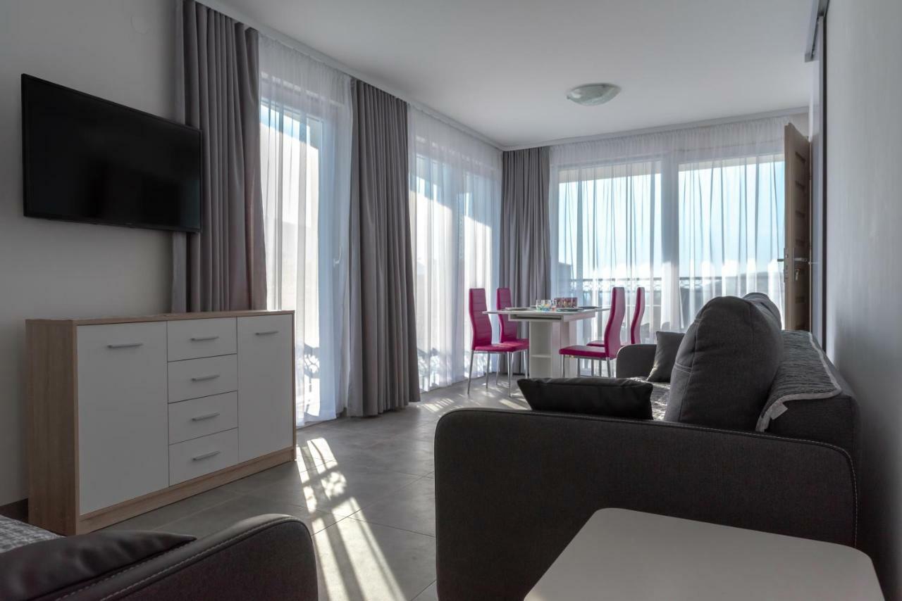 Apartmani Dalmacjia Grebastica Bagian luar foto