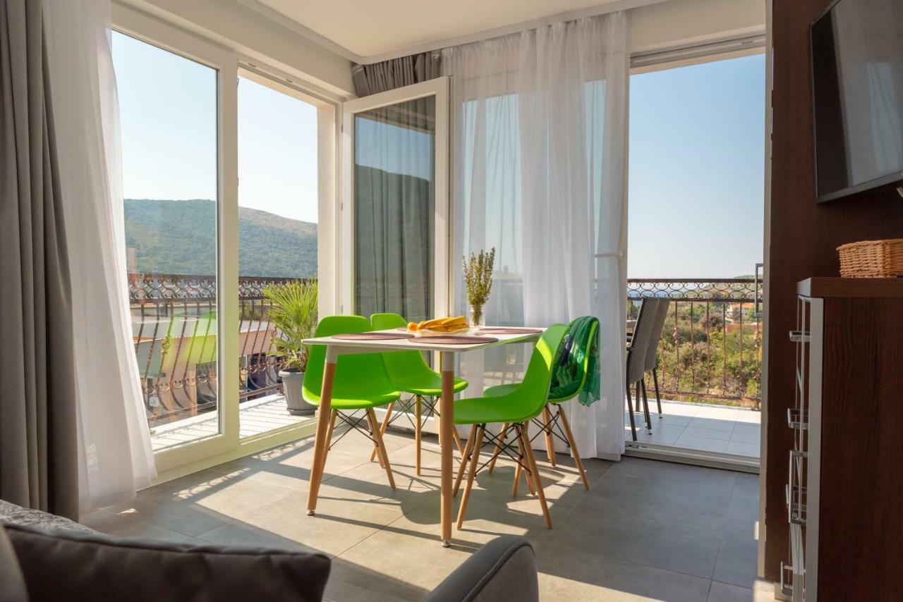 Apartmani Dalmacjia Grebastica Bagian luar foto