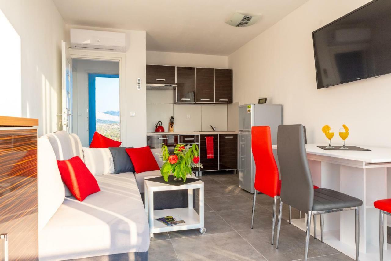 Apartmani Dalmacjia Grebastica Bagian luar foto