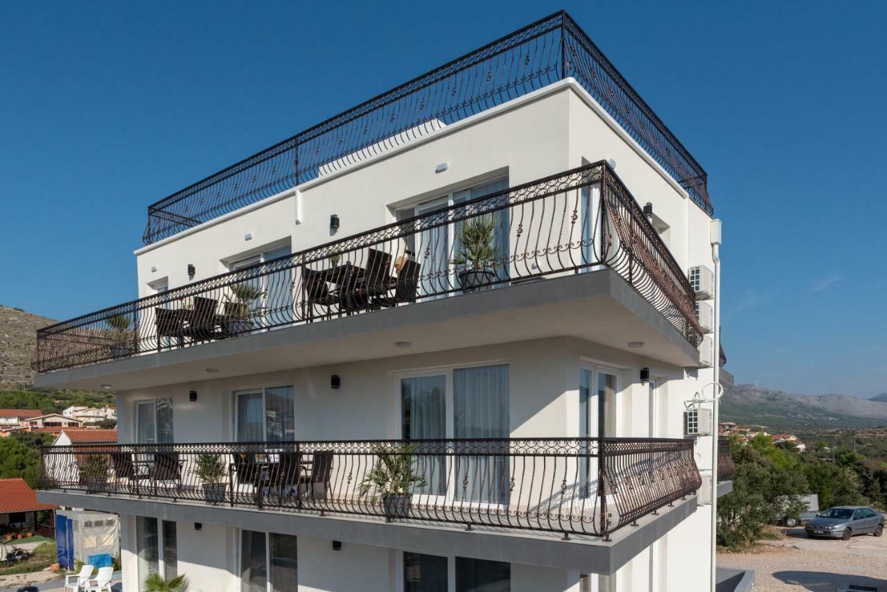Apartmani Dalmacjia Grebastica Bagian luar foto