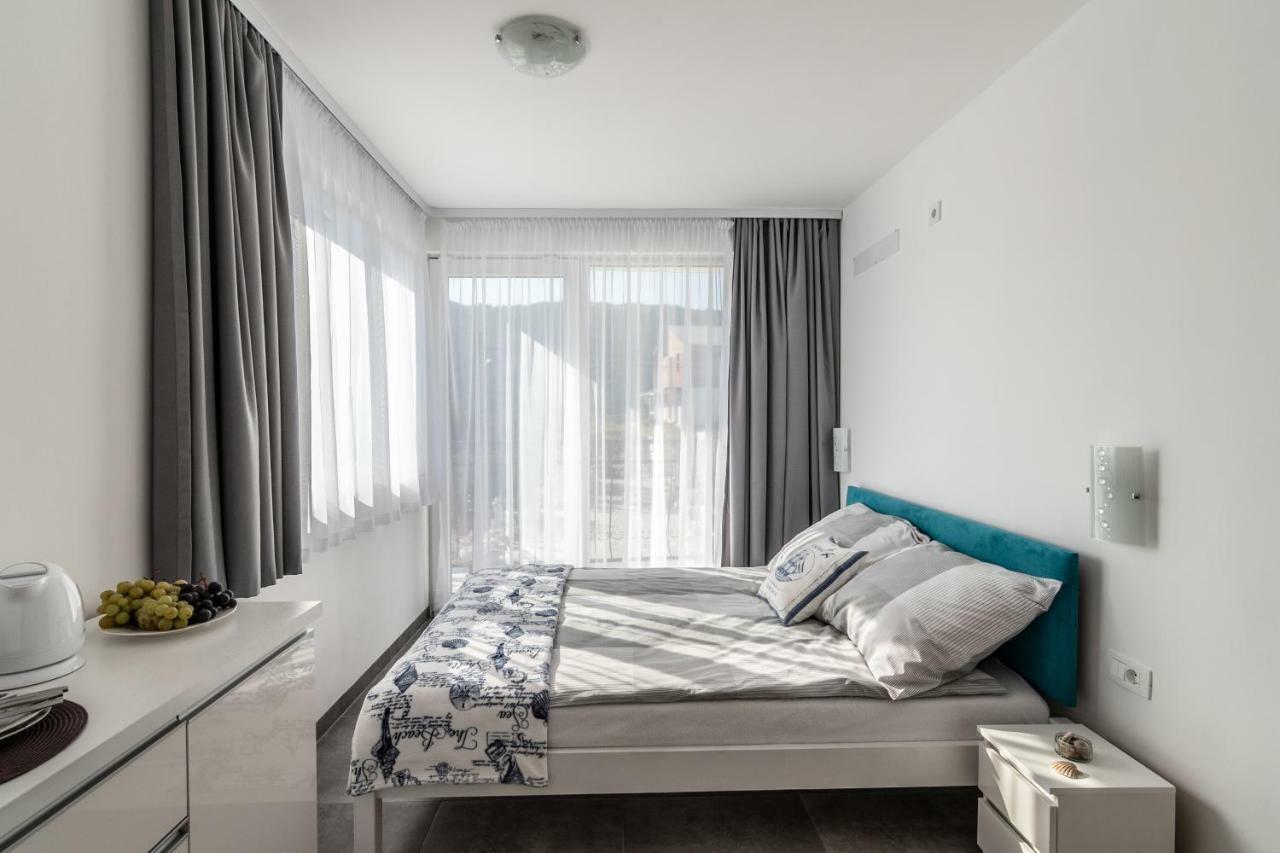 Apartmani Dalmacjia Grebastica Bagian luar foto