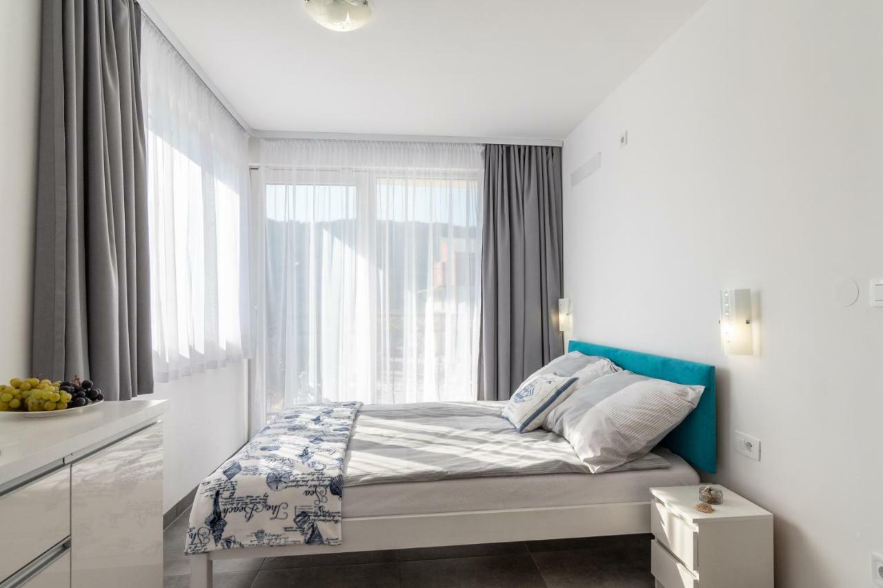 Apartmani Dalmacjia Grebastica Bagian luar foto
