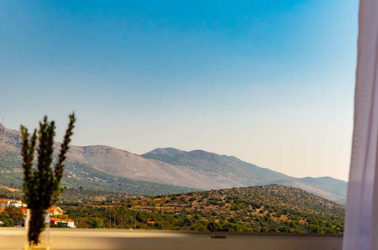 Apartmani Dalmacjia Grebastica Bagian luar foto