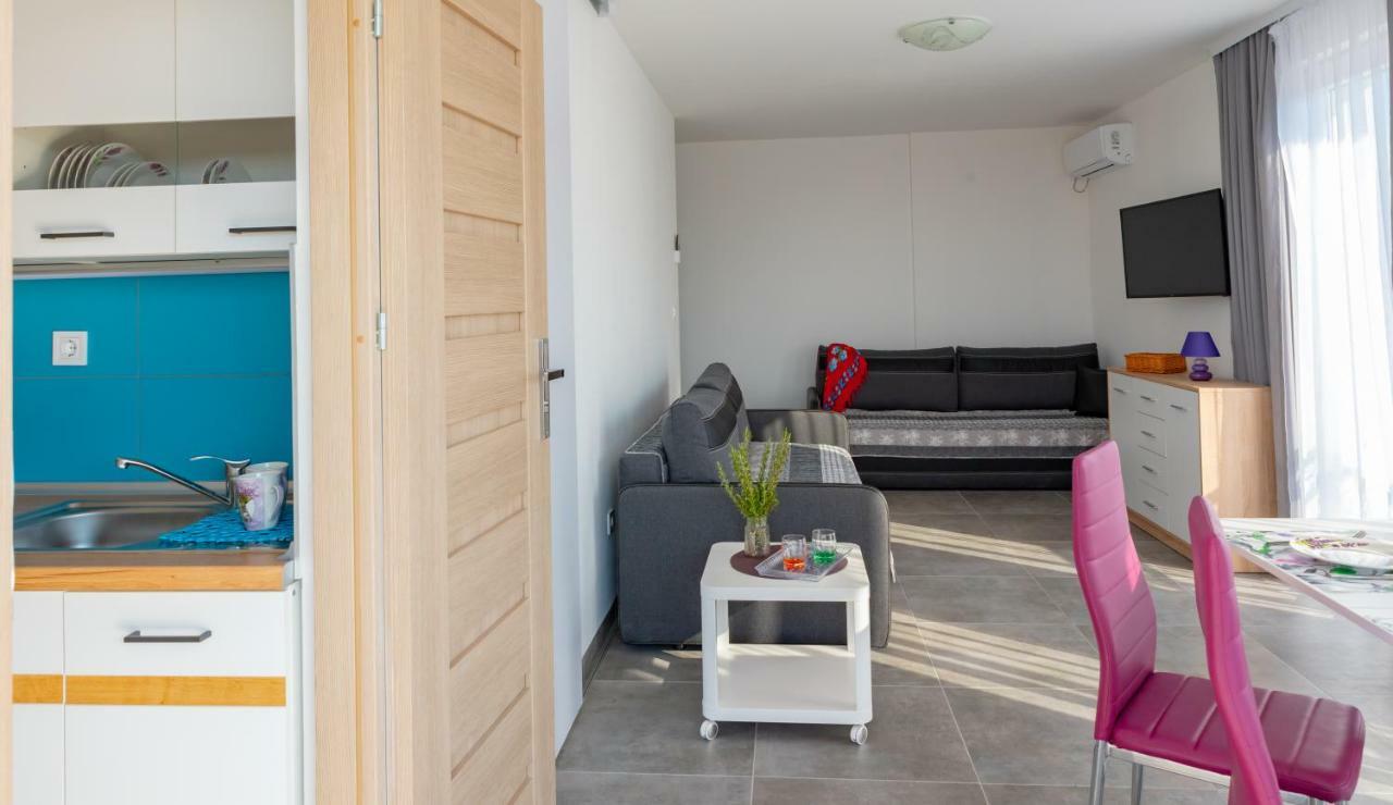Apartmani Dalmacjia Grebastica Bagian luar foto