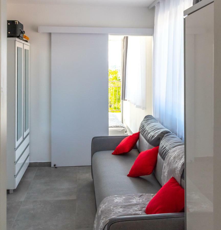 Apartmani Dalmacjia Grebastica Bagian luar foto