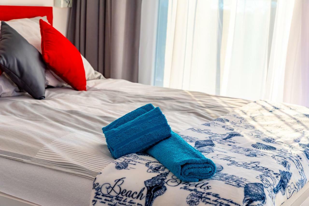 Apartmani Dalmacjia Grebastica Bagian luar foto