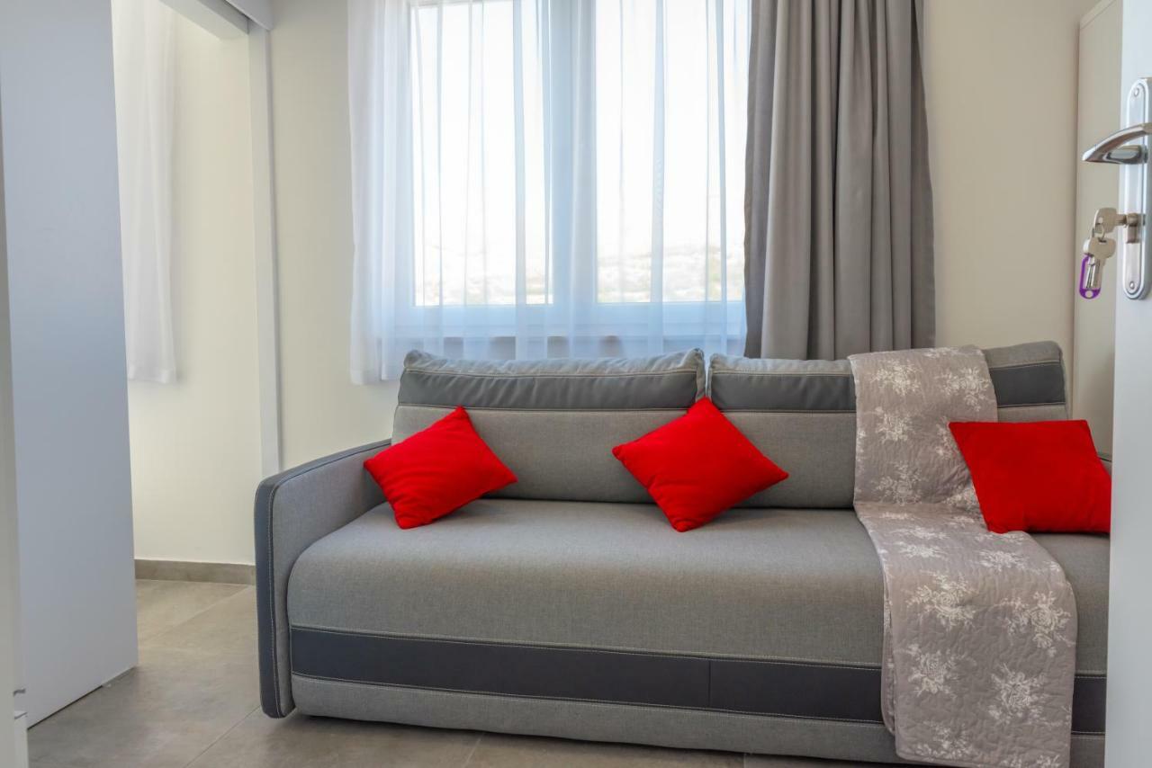 Apartmani Dalmacjia Grebastica Bagian luar foto