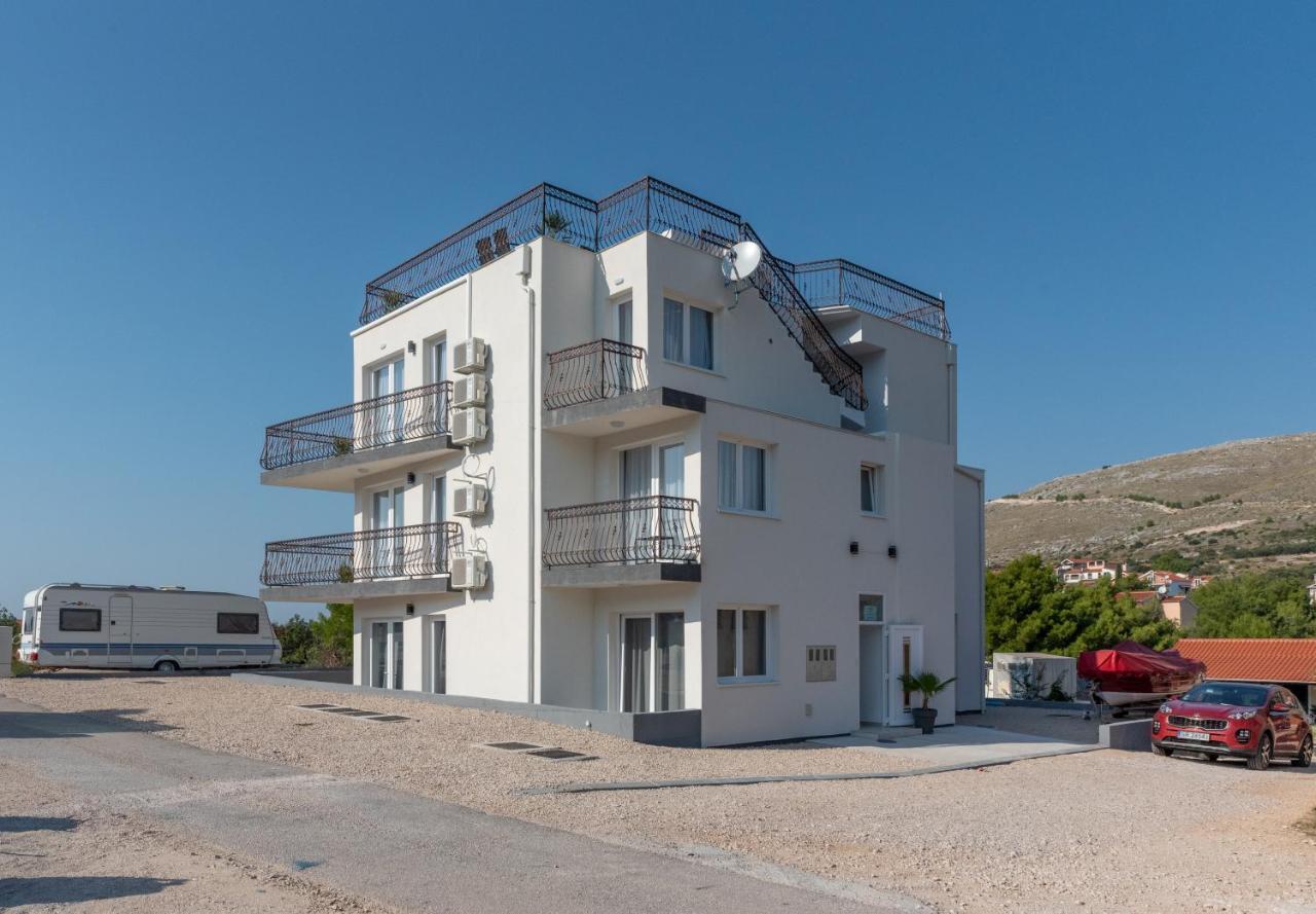 Apartmani Dalmacjia Grebastica Bagian luar foto