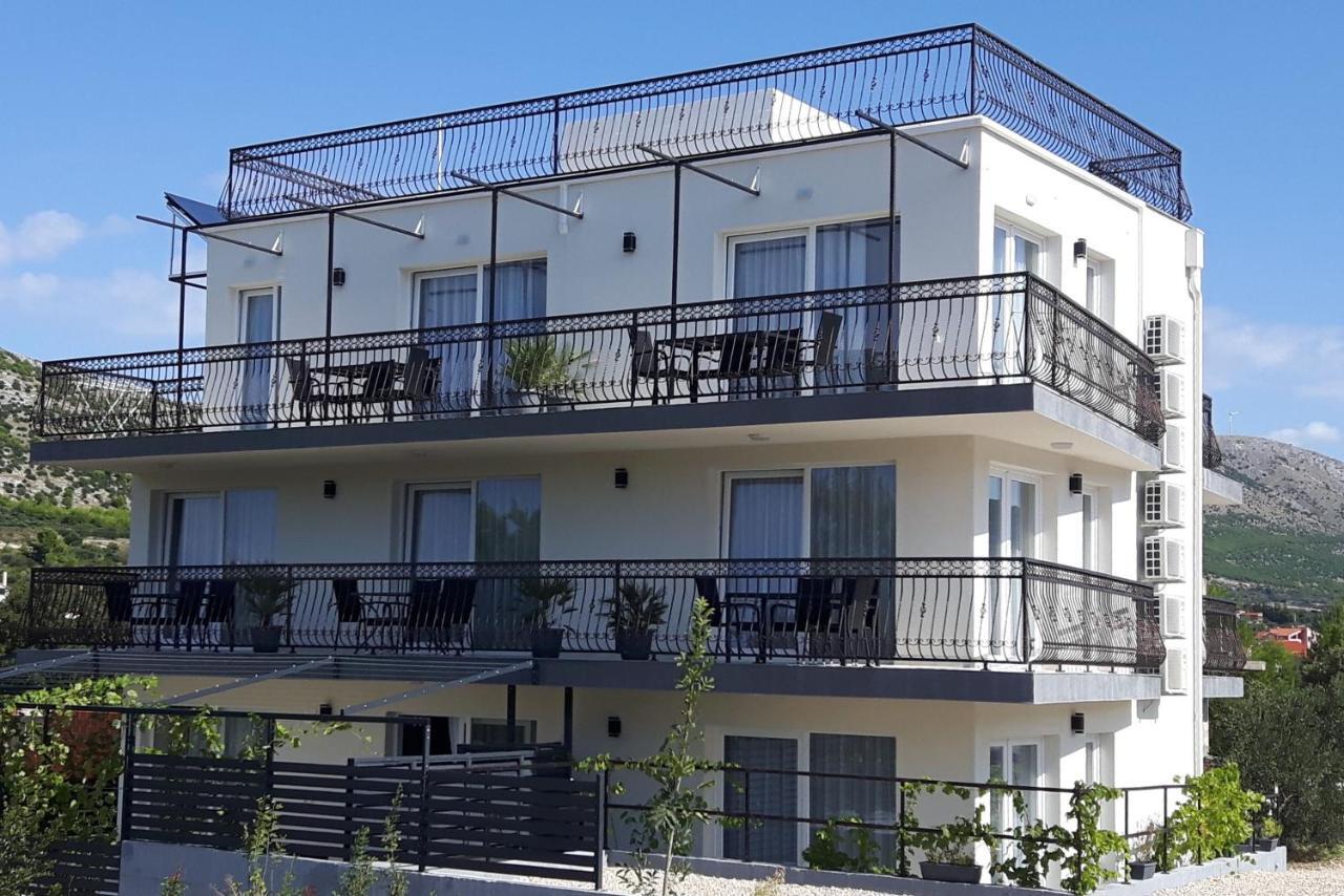 Apartmani Dalmacjia Grebastica Bagian luar foto