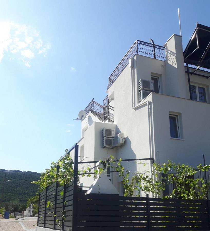 Apartmani Dalmacjia Grebastica Bagian luar foto