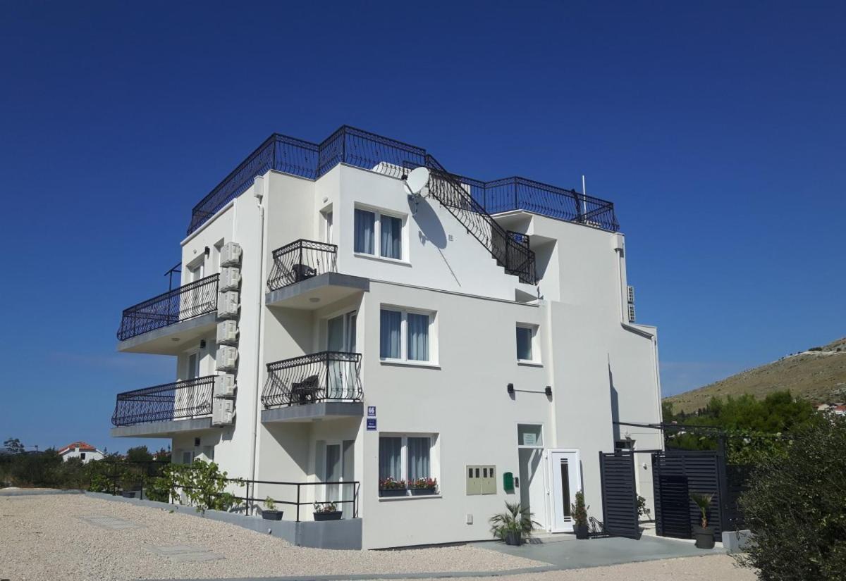 Apartmani Dalmacjia Grebastica Bagian luar foto