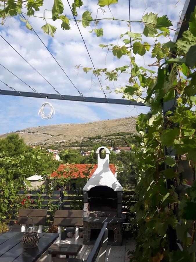 Apartmani Dalmacjia Grebastica Bagian luar foto